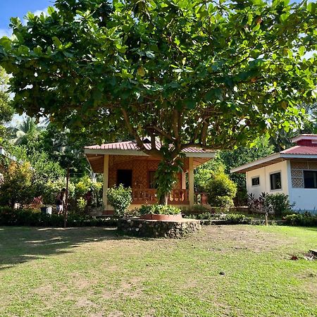 Paco'S Garden Home Stay Mambajao 外观 照片