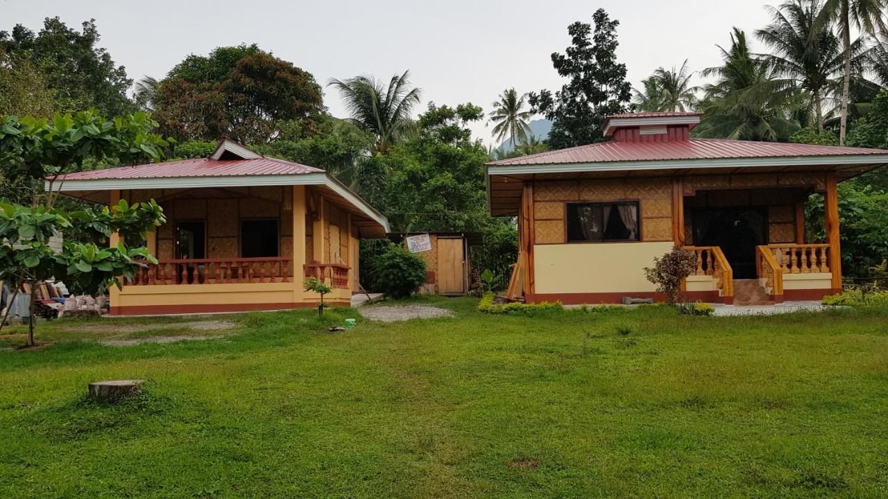 Paco'S Garden Home Stay Mambajao 外观 照片