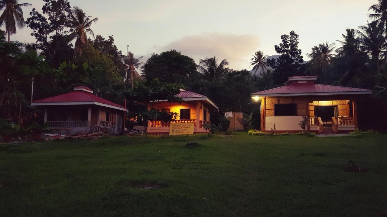 Paco'S Garden Home Stay Mambajao 外观 照片