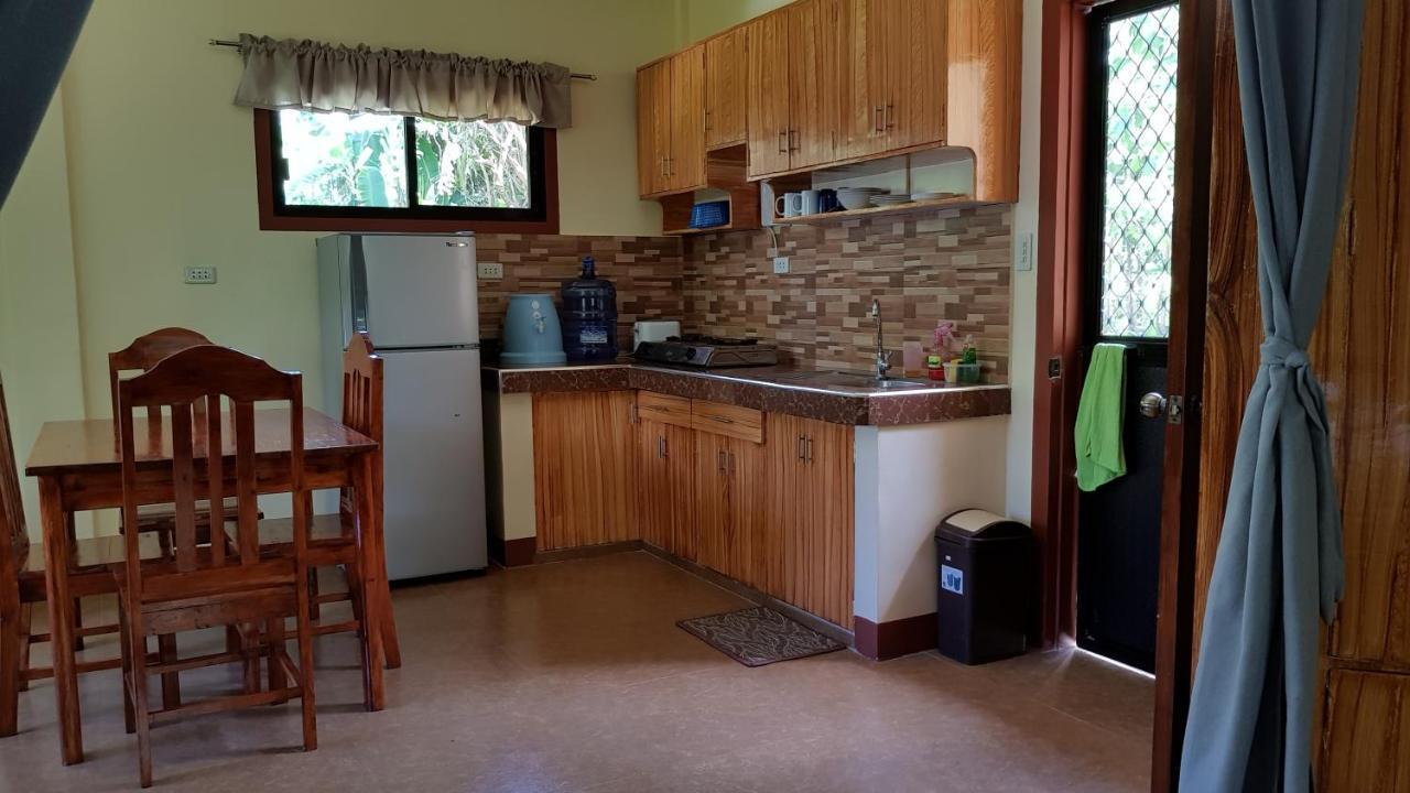 Paco'S Garden Home Stay Mambajao 外观 照片