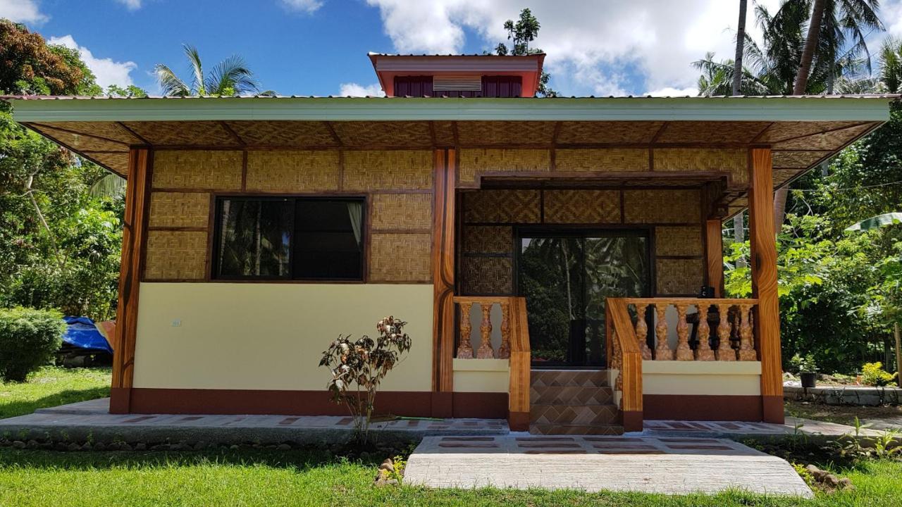 Paco'S Garden Home Stay Mambajao 外观 照片
