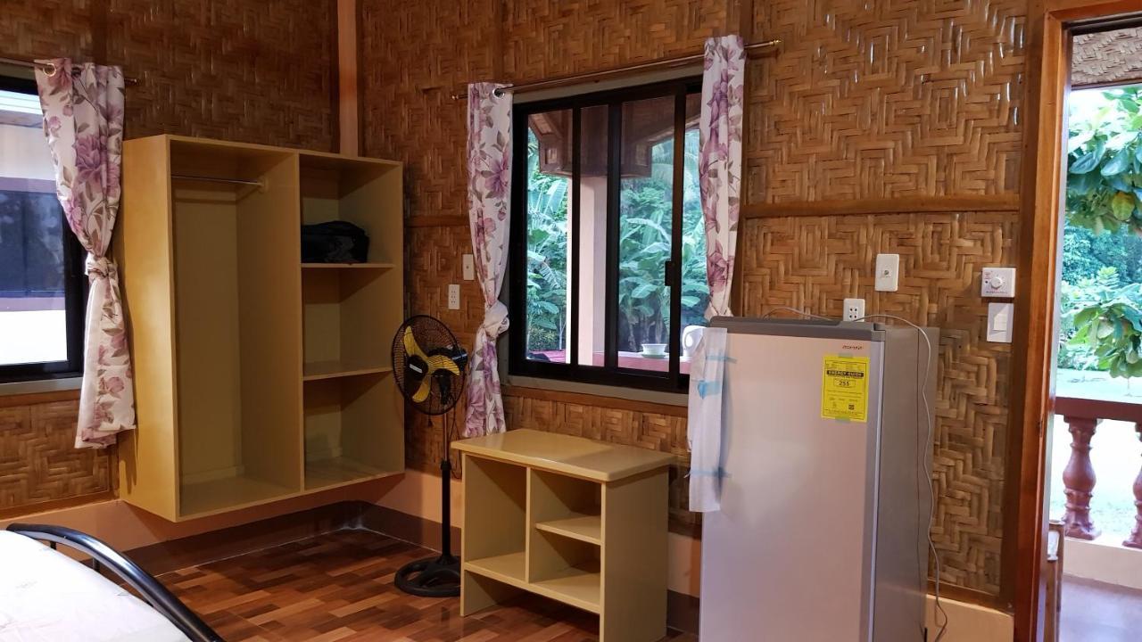 Paco'S Garden Home Stay Mambajao 外观 照片