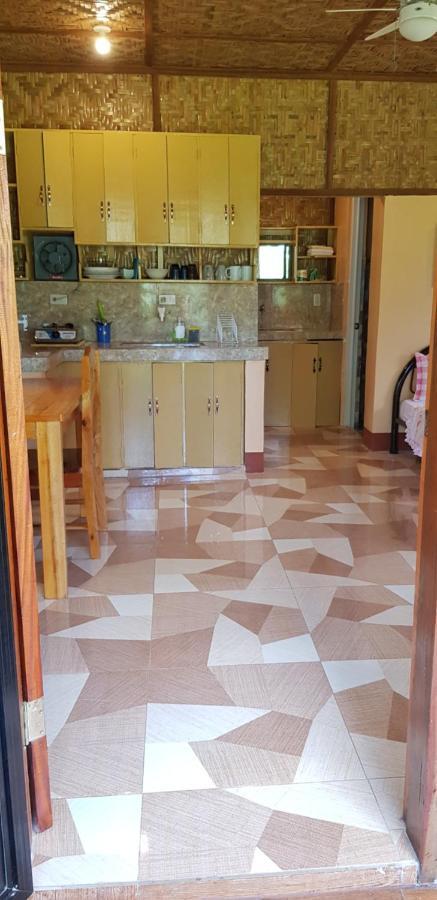 Paco'S Garden Home Stay Mambajao 外观 照片