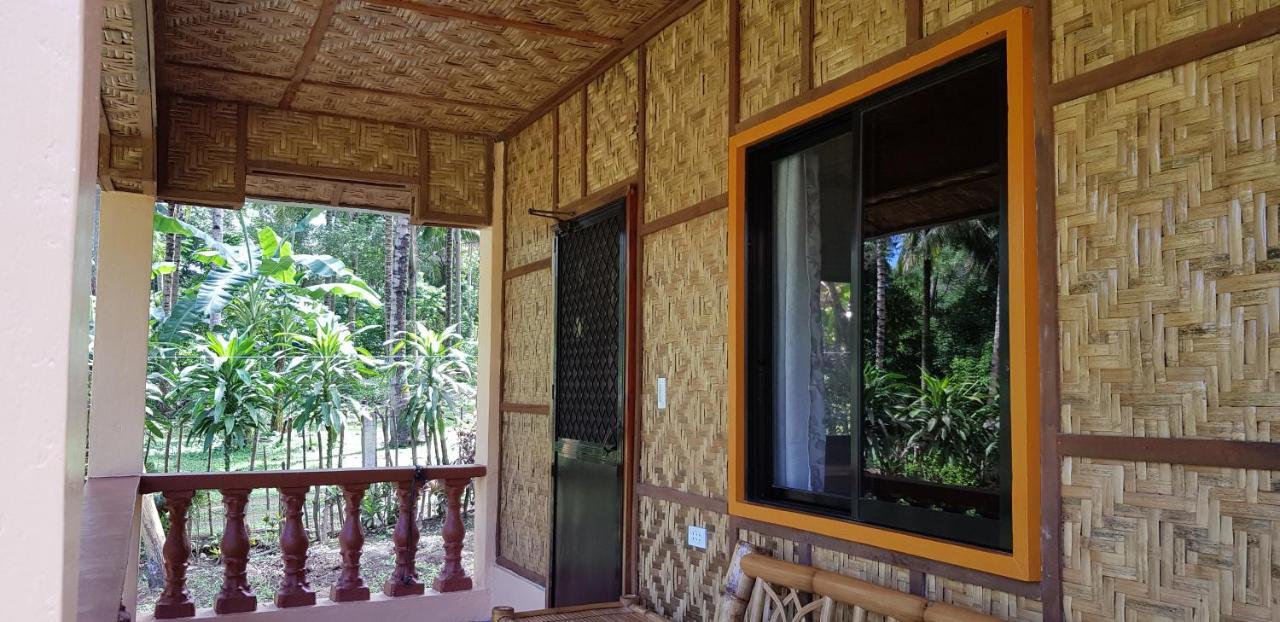 Paco'S Garden Home Stay Mambajao 外观 照片