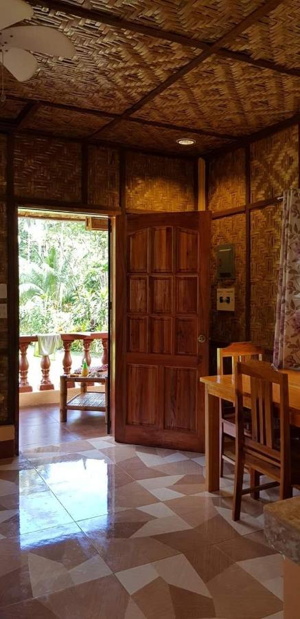 Paco'S Garden Home Stay Mambajao 外观 照片