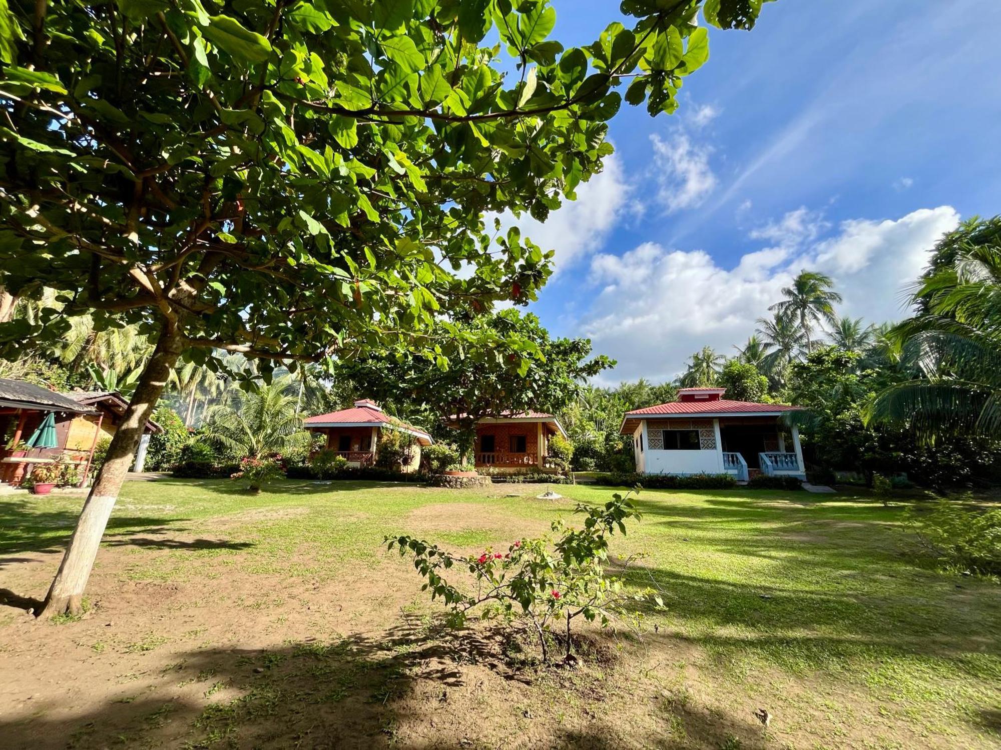 Paco'S Garden Home Stay Mambajao 外观 照片