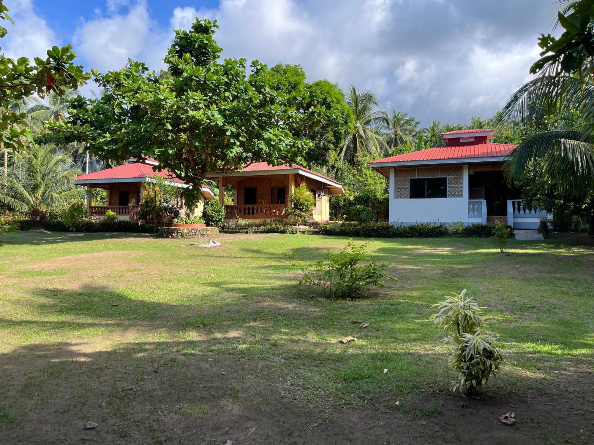 Paco'S Garden Home Stay Mambajao 外观 照片
