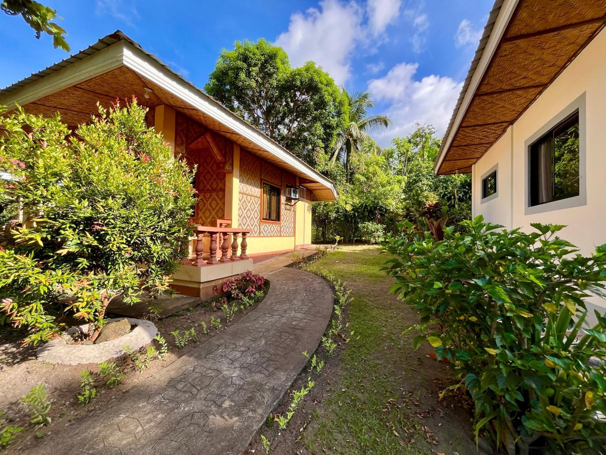 Paco'S Garden Home Stay Mambajao 外观 照片