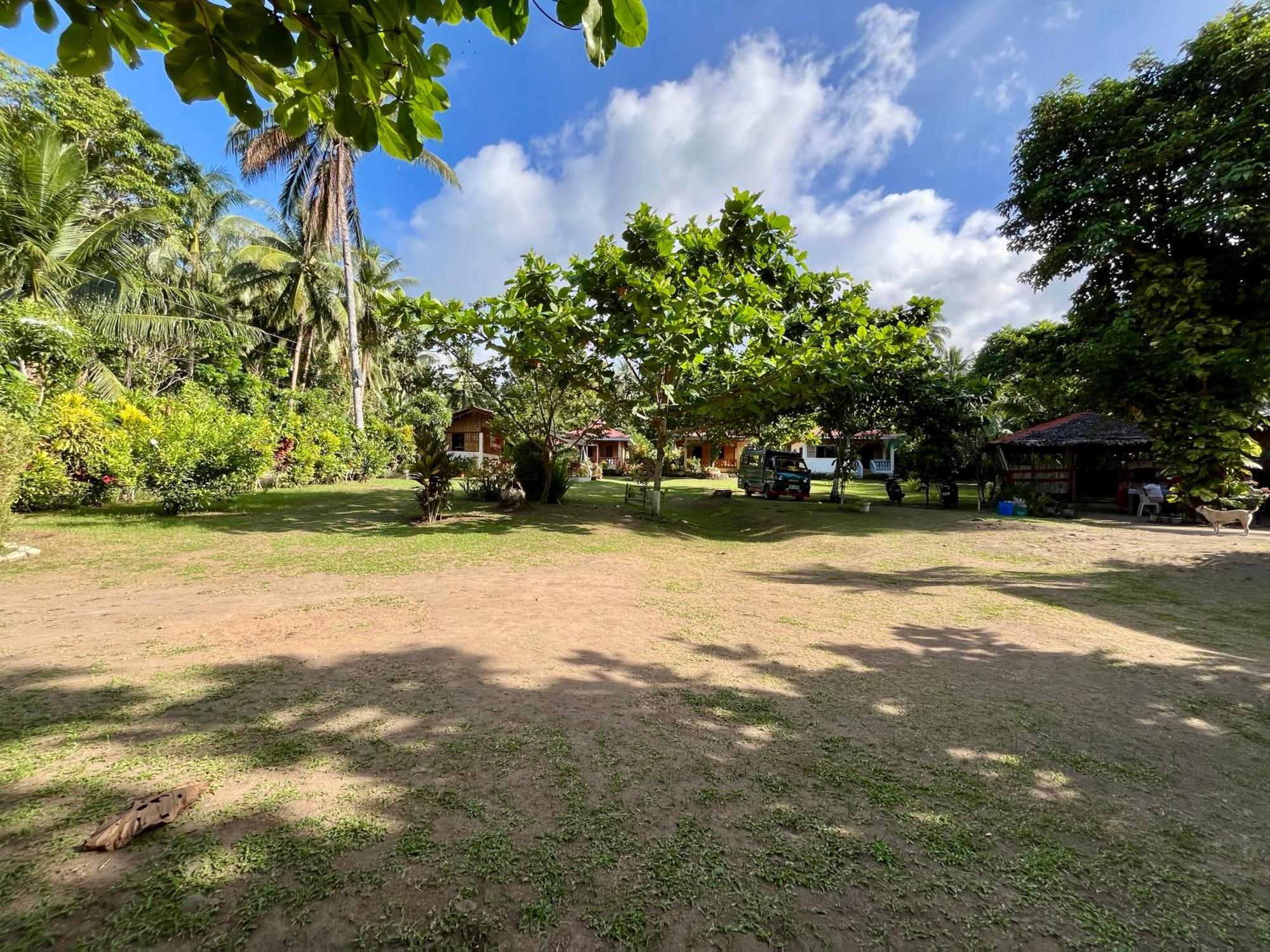 Paco'S Garden Home Stay Mambajao 外观 照片