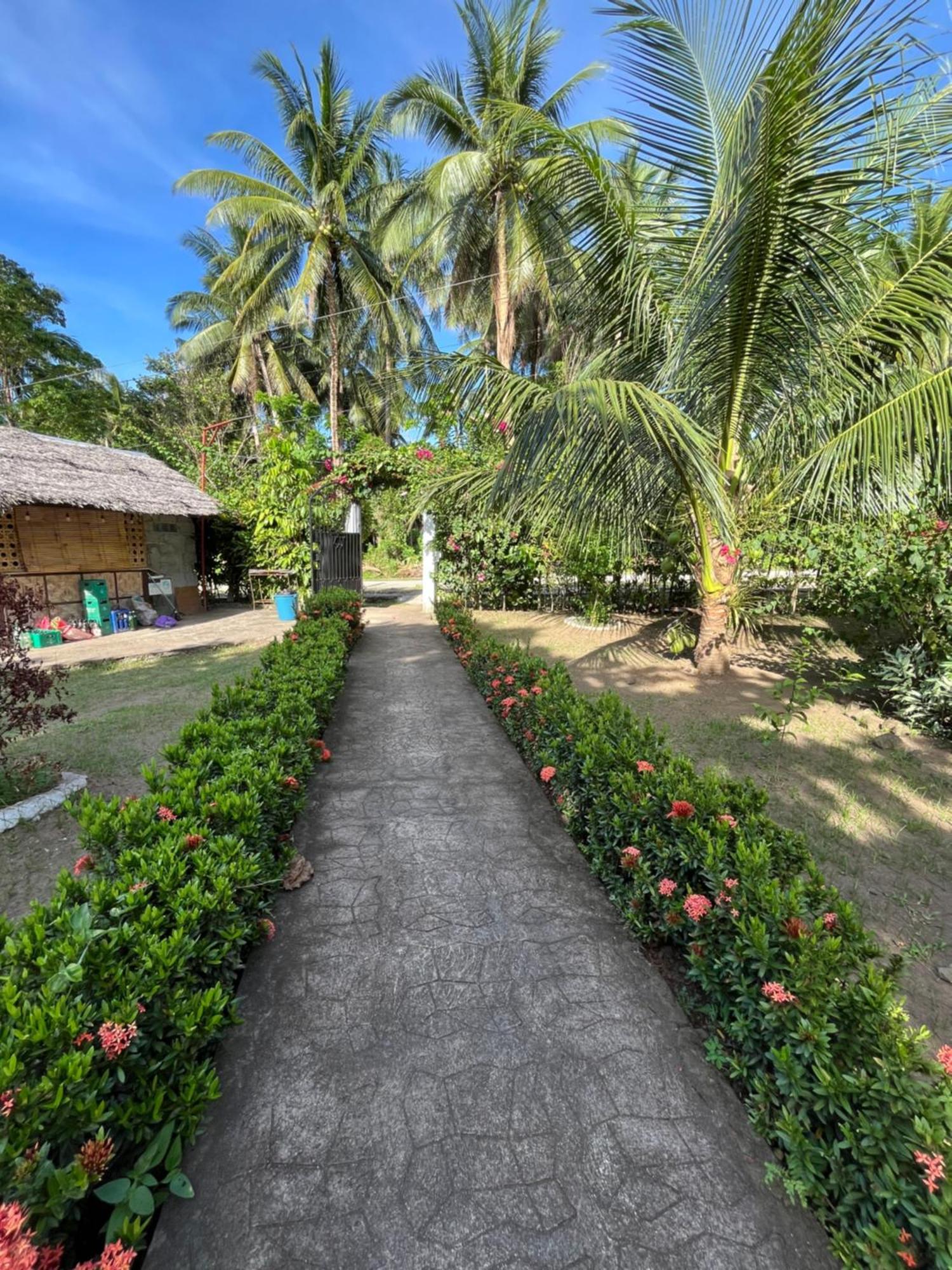 Paco'S Garden Home Stay Mambajao 外观 照片